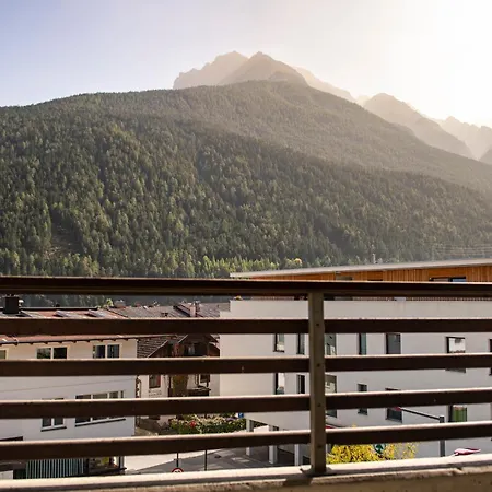 شقة Bergfried - Designwohnung Mit Weitblick فلبمس
